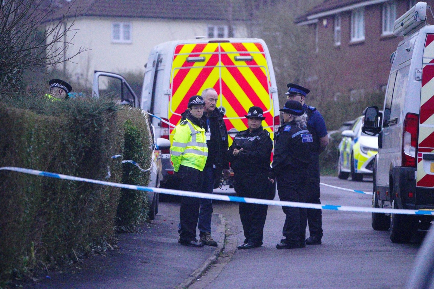 Wegen des Tods dreier Kinder in der englischen Stadt Bristol steht eine Frau unter Mordverdacht.