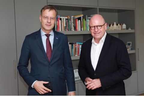 Oberbürgermeister Markus Lewe begrüßt neuen BASF Coatings Geschäftsführer