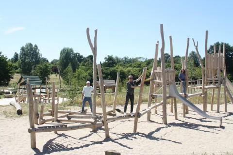 Raus in die Natur: Riesenspielplatz im Kinderbachtal freigegeben