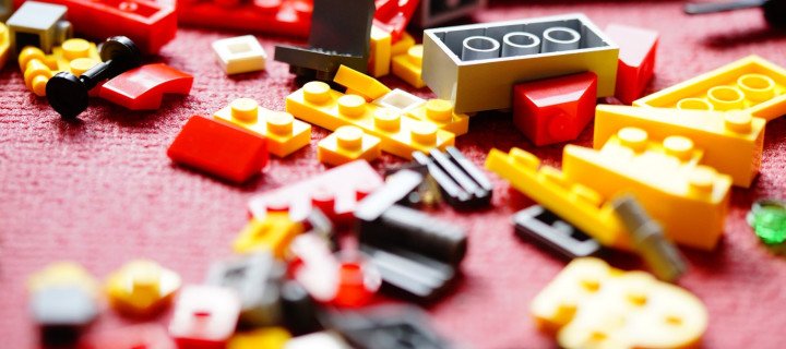 Bauwettbewerb mit LEGO® Steinen