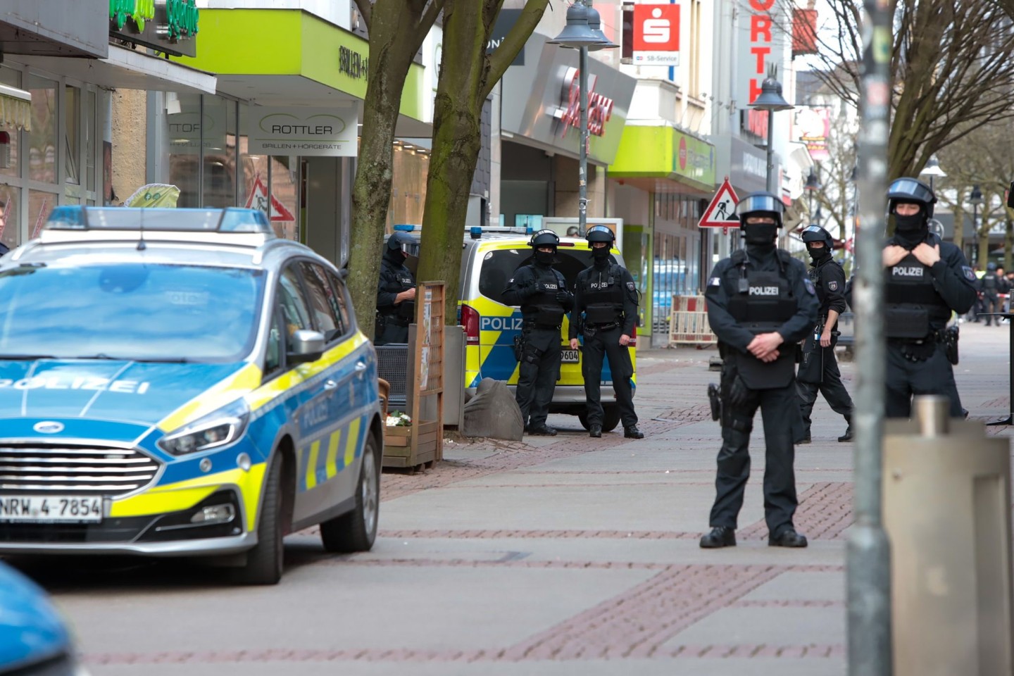 Die Polizei ermittelt nach der Bombendrohung in Bochum.