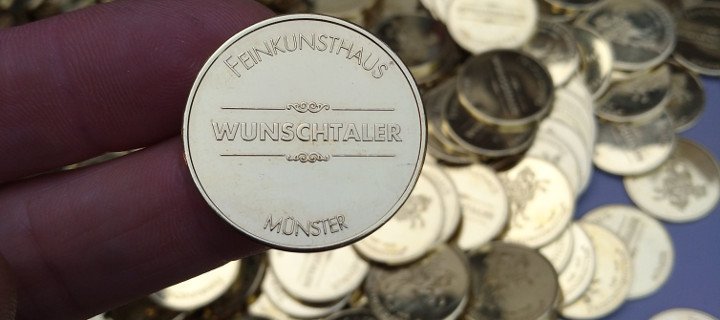 Feinkunsthaus initiiert Wunschbrunnen für Rentner in Not