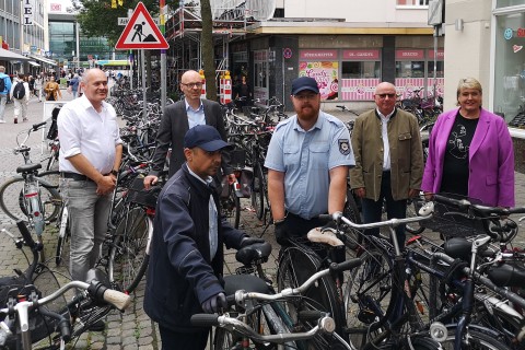 Kooperation des Fahrradkontrolldienstes der Stadt Münster und der ISG Bahnhofsviertel Münster e.V.