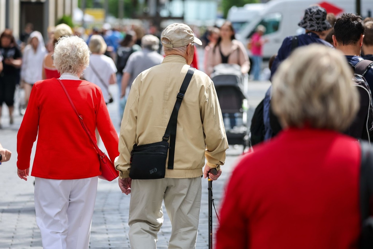 Die Bevölkerungszahl in Deutschland soll laut einer Studie bis zum Jahr 2040 minimal zulegen.
